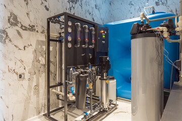 Water purification for cottages and country houses. Control devices, sensors, pressure gauges.