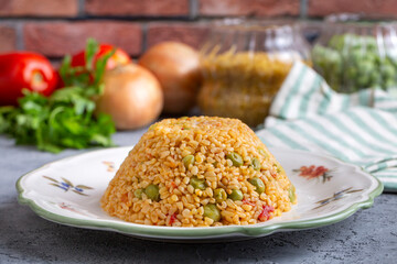 Bulgur pilaf with peas; Turkish name; Bezelyeli bulgur pilavi
