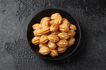 Mini apple pies bites with cinnamon sugar