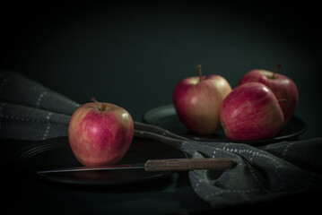red apples