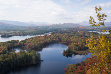 Naklejka premium autumn in the mountains with lake