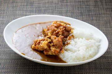 唐揚げトッピングカレーライス。

