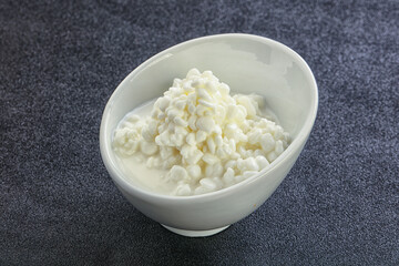 Dietary granulated cottage cheese for breakfast
