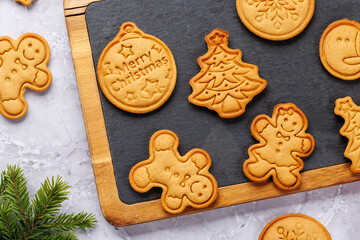 Obraz na płótnie Canvas Diverse Christmas gingerbread cookies, festive sweetness