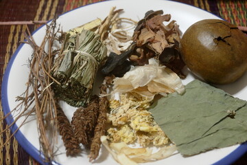 ingredients of Chinese herbal juice for internal body heat or internal hot relief. refresh herbal juice. Jab-Liang. At least 10 Chinese herbal are ingredients of Jab-Liang juice. 