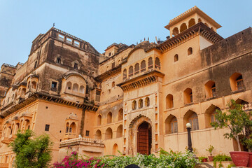 Fototapeta premium Neemrana Fort Palace - 15th century Fort located in Neemrana in Alwar Rajasthan India. Old medieval Fort-Palace built on Aravalli hills. Perfect weekend getaway from Delhi. Famous Luxury Resort India.