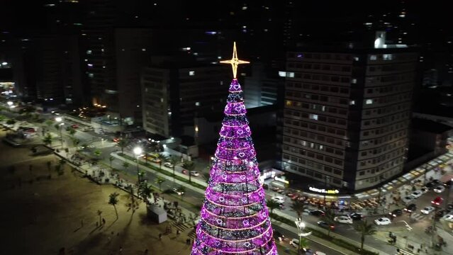 arvore natal - girando em torno - esquerda - arvore ao centro