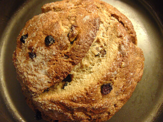 panettone sweet bread with raisins
