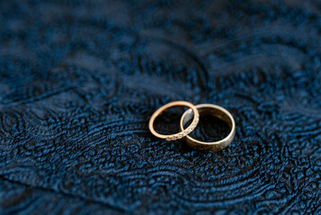 Wedding rings. It's time for a new beginning. Wedding rings on the hand.