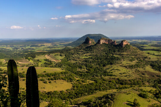 View of the rock formation known as Tr&ecirc;s Pedras, a set of testimonial hills, located in the rural area of the municipality of Bofete, tourist region of Polo Cuesta, interior of S&atilde;o Paulo, Brazil