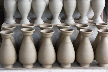 Fototapeta na wymiar Ceramic vases for sale in Maragogipinho in the city of Aratuipe, Bahia.
