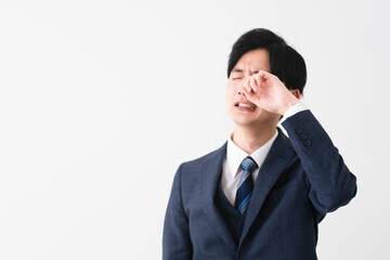 ビジネススーツを着ている若い男性　ビジネスイメージ