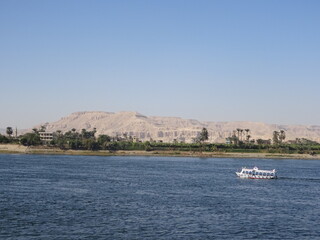 ルクソールからナイル川の景色　エジプト　Nile River, Luxor, Egypt　