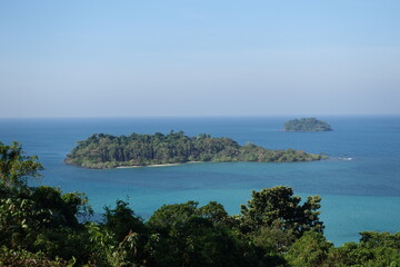 Fototapeta na wymiar beautiful small island in Chang Island　美しいチャーン島の離島　タイ