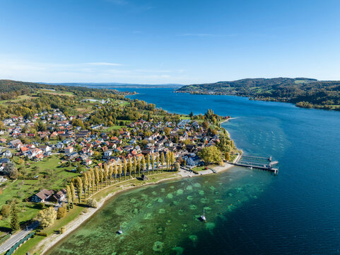 Luftbild von der Ortschaft Wangen auf der Halbinsel H&ouml;ri, rechts die Schweizer Seeseite mit dem Thurgauer Seer&uuml;cken
