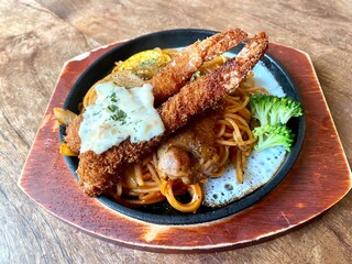 【カフェランチ】鉄板ポークチャップ