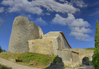 Fototapeta na wymiar Castle of Simiane la Rotonde, village in Provence, France
