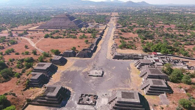 Teotihuacan, Mexico: Aerial view of Pyramid of the Moon (Pirámide de la Luna) and  Pyramid of the Sun (Pirámide del Sol) - landscape panorama of Latin America from above