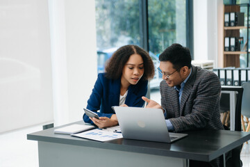 Those who work hard, win in the conference room new startup project.
