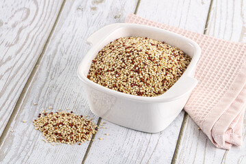 Raw dry quinoa cereal grain