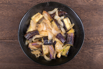 ナスとタマネギの味噌炒め