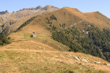 Wunderbares Wanderrevier über dem Val Masino in den Bernina-Alpen; Blick von den Casere...