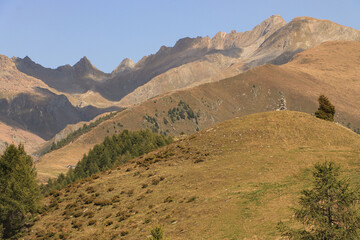 Wunderschöne Alpenregion über dem Val Masino; Blick von den Casere Scermendone zum gleichnamigen...