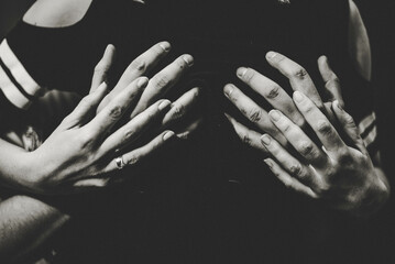 Dłoń, człowiek, uścisk dłoni, przekaz, gest - obrazy, fototapety, plakaty