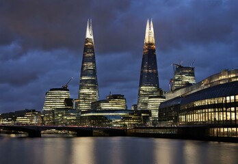 Obraz premium Cityscape Symphony: The Shard's Reflections in Rainy Twilight