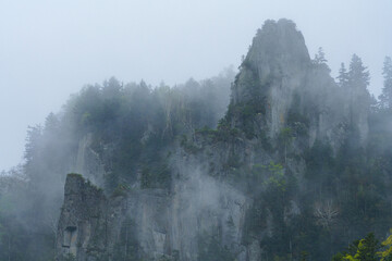幻想的な霧の層雲峡　北海道観光