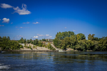 Fototapeta na wymiar Sura river on the outskirts of the city