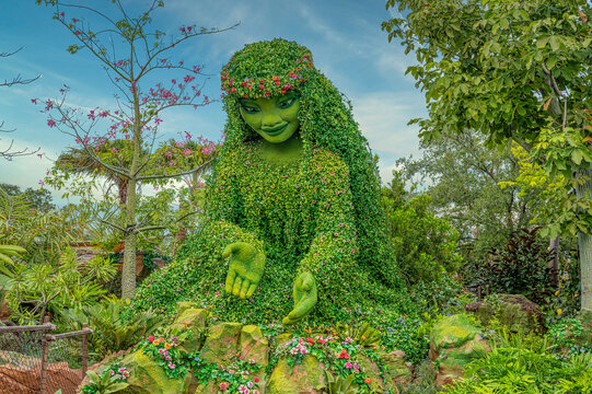 Statue of Te Fiti, the Mother Island and Goddess from Moana in the trail for the attraction, Journey of Water.