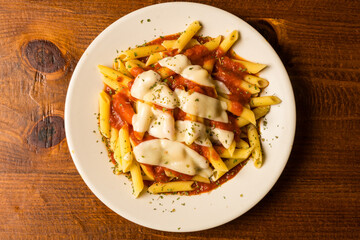 Ziti pasta with marinara and cheese