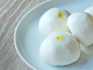 Mini buns filled with delicious cream.