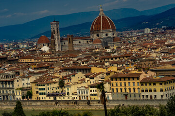 Fototapeta na wymiar Die wunderschöne Altstadt Florenz ist die Hauptstadt der Italienischen Region Toskana mit zahlreichen Sehenswürdigkeiten für Urlauber Touristen