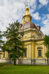 Fototapeta na wymiar The Peter and Paul cathedral in Saint Petersburg
