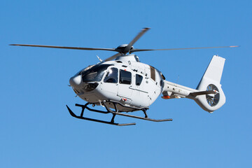 Helicóptero ligero