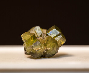 the mineral green garnet