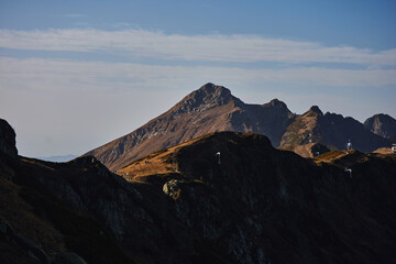 Obraz premium autumn mountains in sunny weather on a trip
