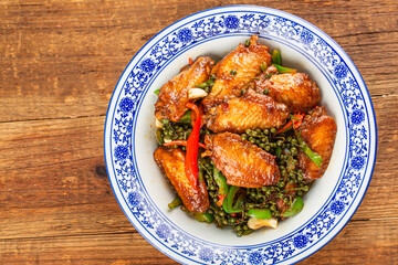 Chicken wings with rattan pepper