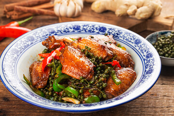 Chicken wings with rattan pepper