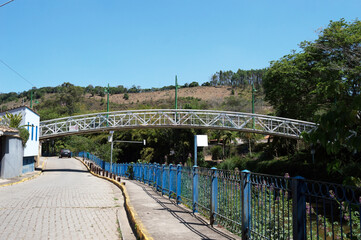 Steel bridge over the Paraitinga River