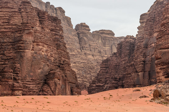 red sand neom tabuk saudi arabia