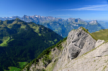 Fototapeta na wymiar Hiking vista in the Swiss Alps