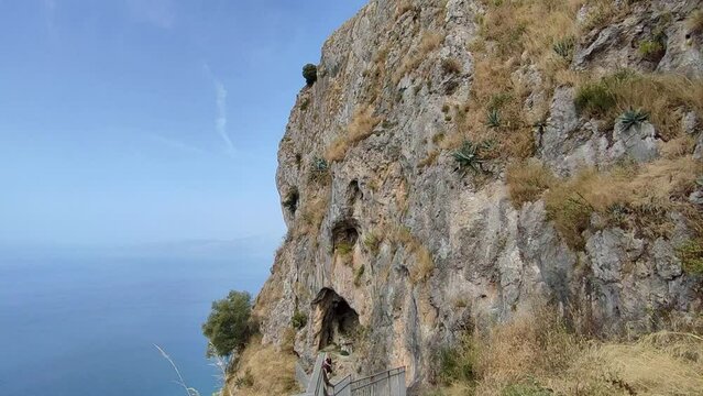 Maratea - Scorcio della Grotta di San Michele su Monte San Biagio dal sentiero di accesso