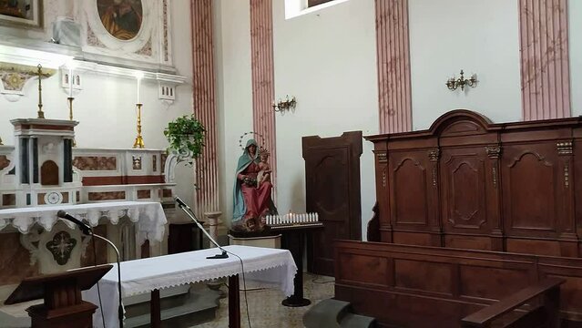 Maratea - Panoramica della parete destra della Chiesa dell'Immacolata