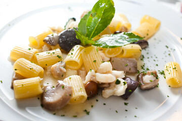 Gourmet pasta with mushrooms and herbs