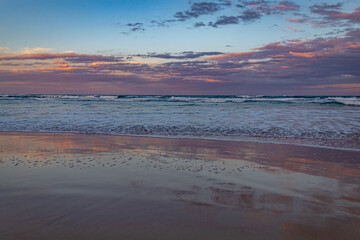anoitecer na  Praia do Santinho Florianópolis Brasil