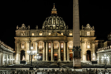 Fototapeta na wymiar St. Peter's Square and St Peter's Basilica at night. Vatican City