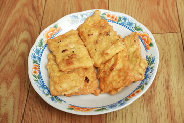 close up photo of fried tempeh, a typical Indonesian food